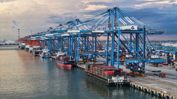 财富家 新华鲜报·“十四五”亮点｜预计约140万亿元！中国经济总量接连突破新关口